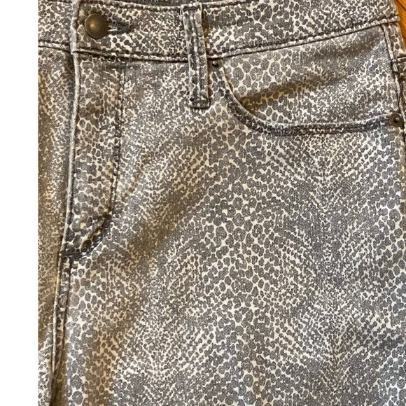 Universal Thread Grey‎ White Snake Pattern Denim Jeans Straight Leg 12 - Picture 5 of 12